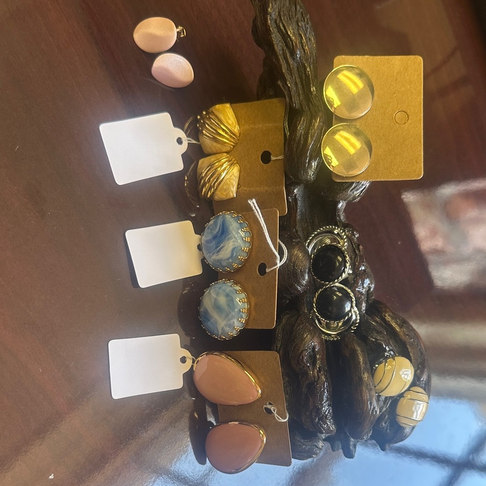 Assorted vintage Statement Earrings - Pink, Blue, Gold, Black - 7 pairs